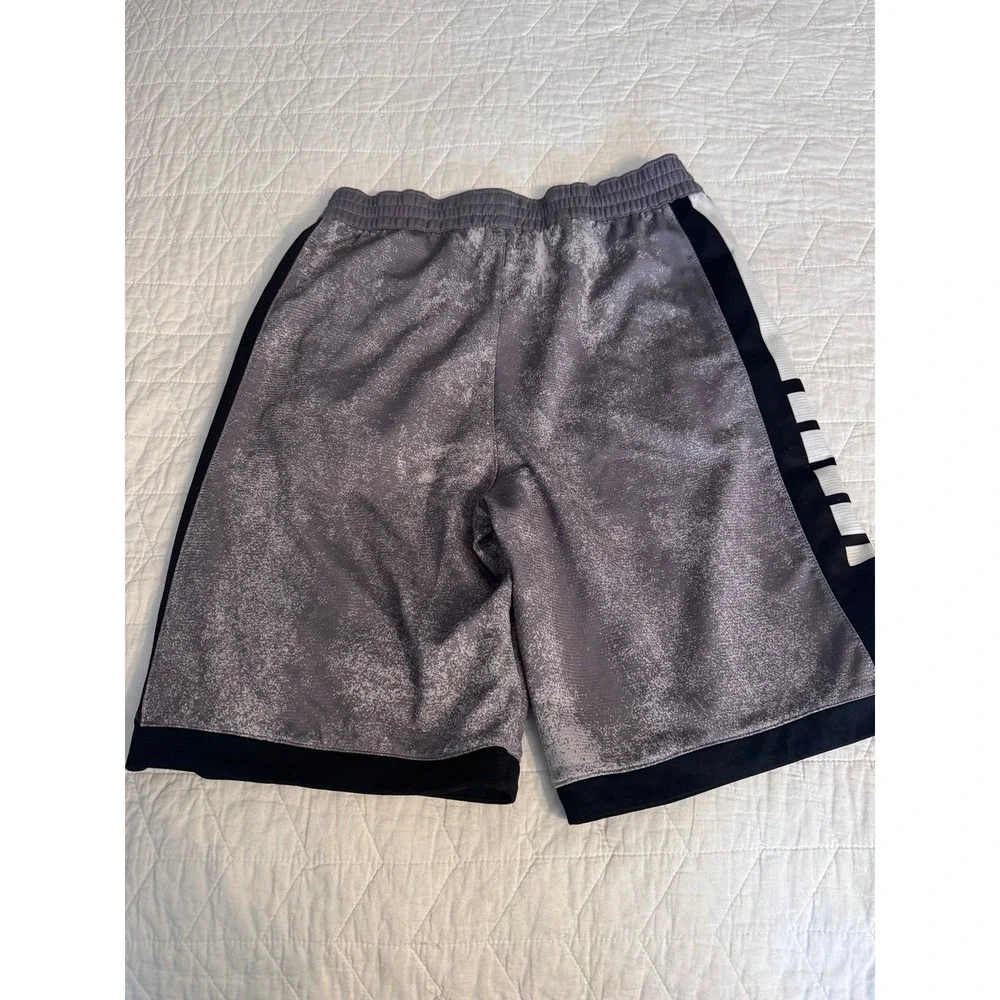 Boys‎ Nike Shorts Size XL